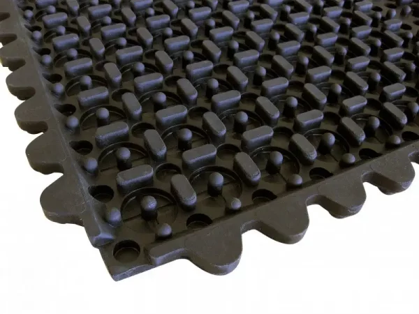 Draining bottom surface – MB46 – Interlocking rubber tile